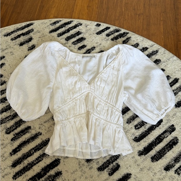 Abercrombie & Fitch Puff Sleeve Peplum Blouse White - Picture 2 of 6